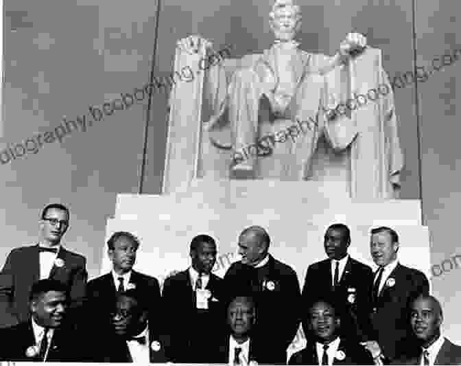 A Group Of People Gathered Around The Lincoln Memorial During The March On Washington In 1963, Led By Dr. Martin Luther King Jr. 14 Fun Facts About The Lincoln Memorial: A 15 Minute (15 Minute 53)
