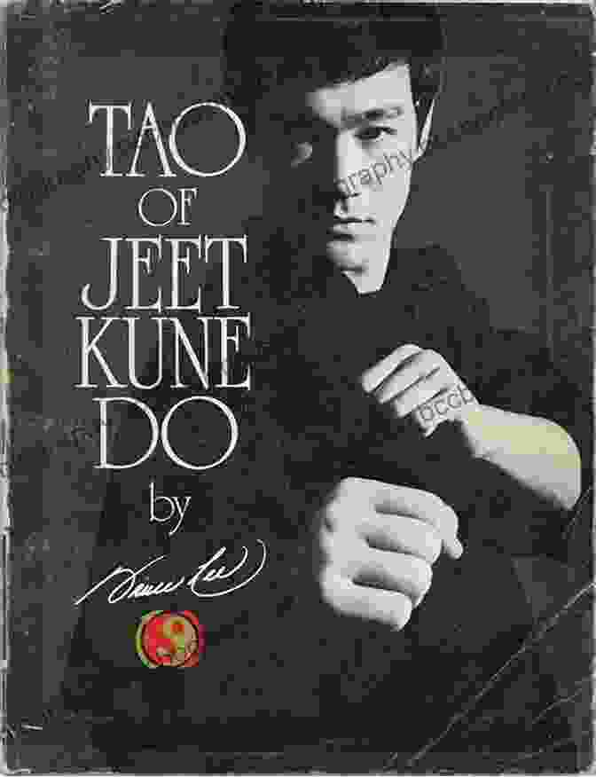 Bruce Lee Performing Jeet Kune Do Bruce Lee The Tao Of Gung Fu: A Study In The Way Of Chinese Martial Art (Bruce Lee Library 2)