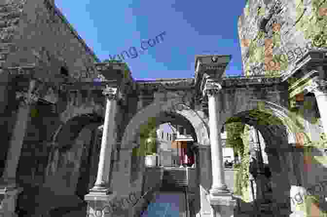 Hadrian's Gate, Antalya Unbelievable Pictures And Facts About Antalya