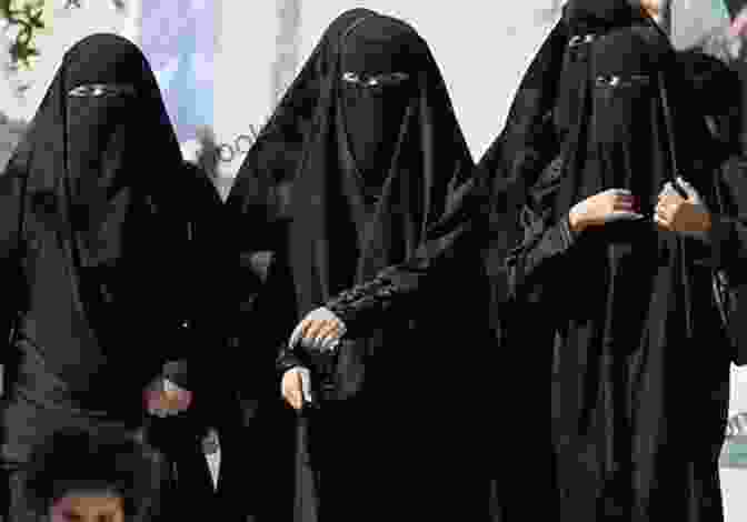 Saudi Arabian Women In Traditional Dress Inside The Kingdom: My Life In Saudi Arabia
