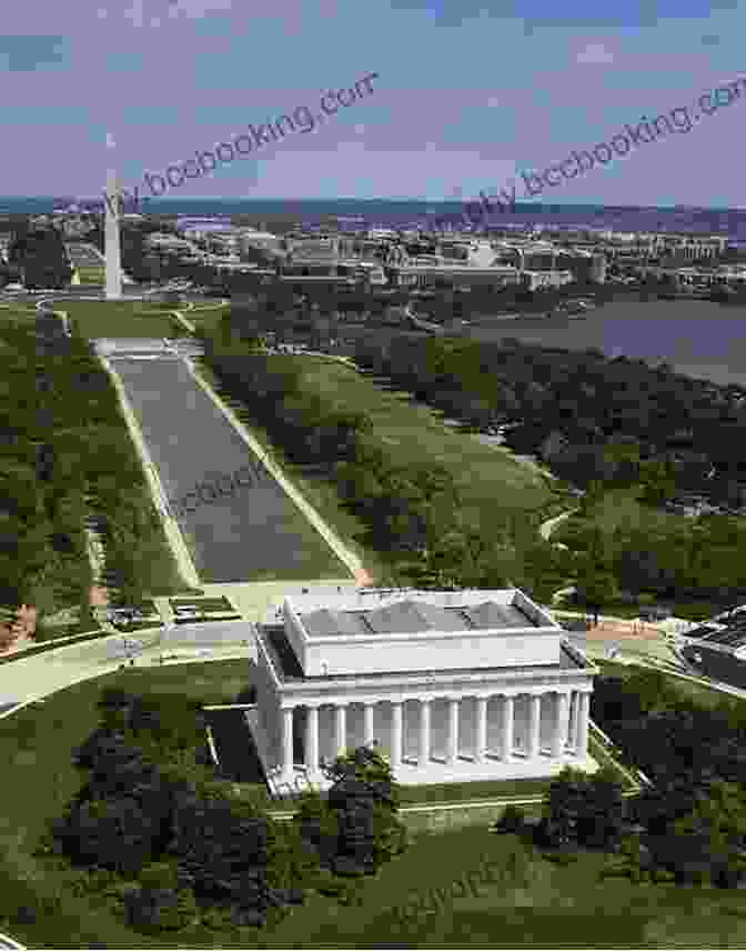 The Lincoln Memorial Situated In The Western End Of The National Mall, Connecting The Washington Monument To The Capitol Building. 14 Fun Facts About The Lincoln Memorial: A 15 Minute (15 Minute 53)